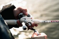 Abu Garcia Veritas Baitcasting Combo 16 Abu Garcia Veritas Baitcasting Combo -Fishing Equipment Store ABU BAITCAST COMBO VERITAS LIFESTYLE 2021 001