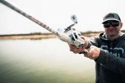 Abu Garcia Veritas Baitcasting Combo 19 Abu Garcia Veritas Baitcasting Combo -Fishing Equipment Store ABU BAITCAST COMBO VERITAS LIFESTYLE 2021 005