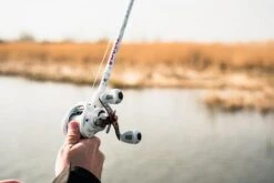 Abu Garcia Veritas Baitcasting Rod 26 Abu Garcia Veritas Baitcasting Rod -Fishing Equipment Store ABU CASTING ROD VERITAS PLX LIFESTYLE 2021 003